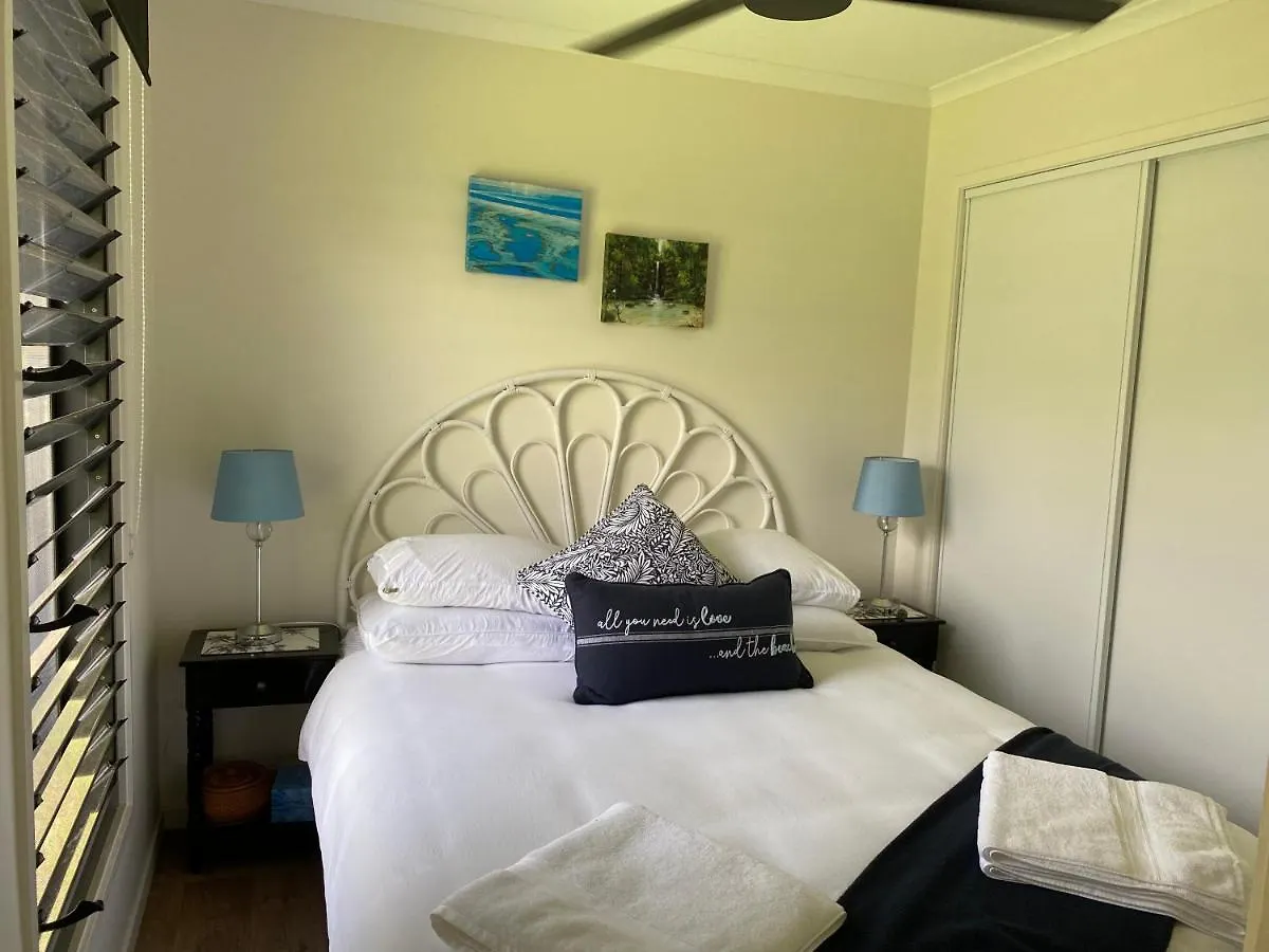 Haven Guesthouse Holloways Beach Australia